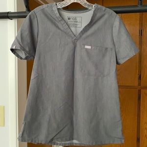 Size S fig scrub top